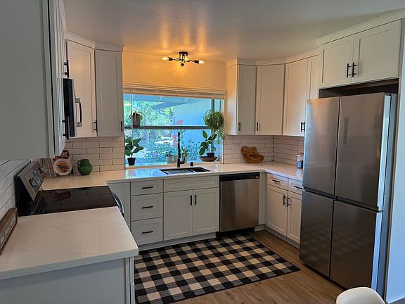 4th image of 3602 Idlewild Ave