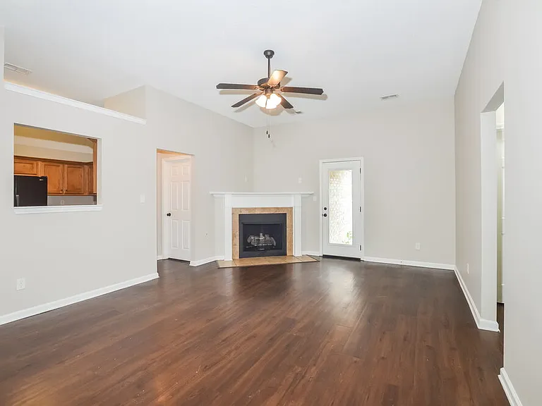 7916 Ridgedale Dr — Photo 4