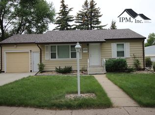 1508 9th St SW, Minot, ND 58701