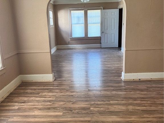4th image of 703 E Judson Ave