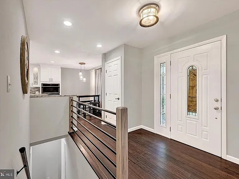 4296 Wolf Hill Dr — Photo 2