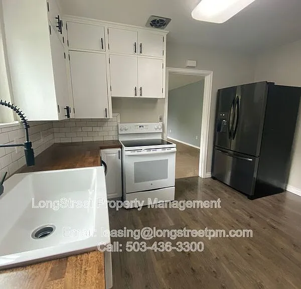 390 23rd St SE — Photo 18