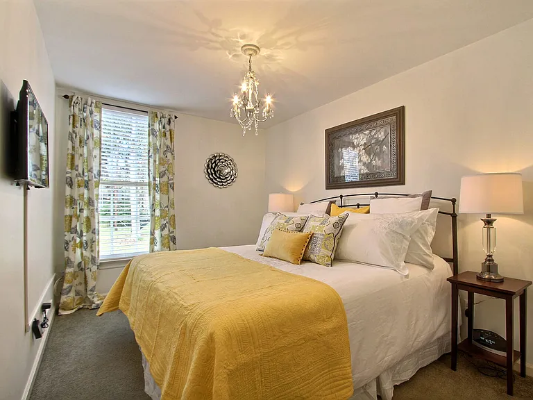 206 W Duffy St #C — Photo 14