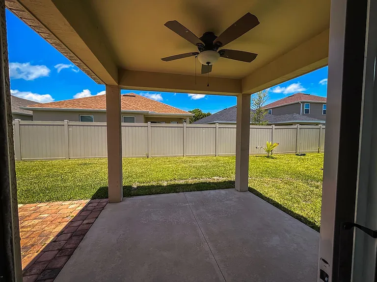 5870 NW Pine Trail Cir — Photo 2