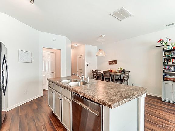 3rd image of 7618 Galvin St
