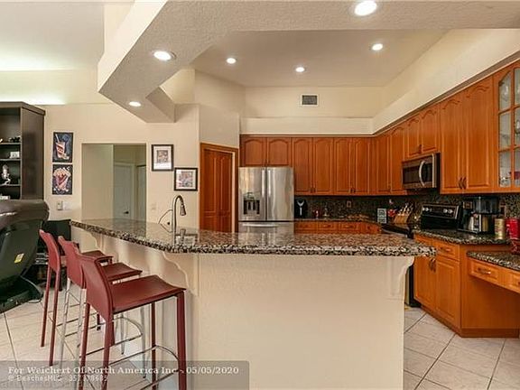 4th image of 16318 Mariposa Cir S