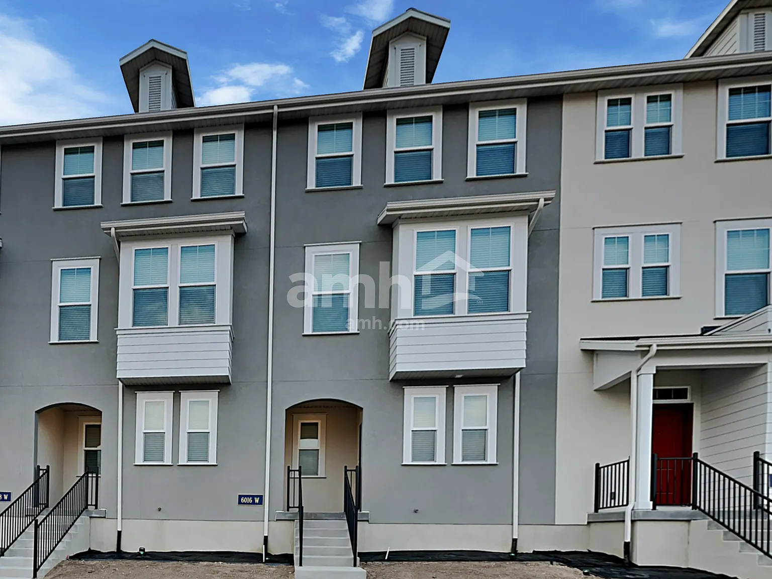 3 bed, 2.5 bath, 1603 sqft, $2,190 — Photo 1