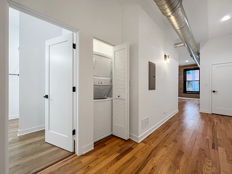 309 W Chicago Ave #302 — Photo 18