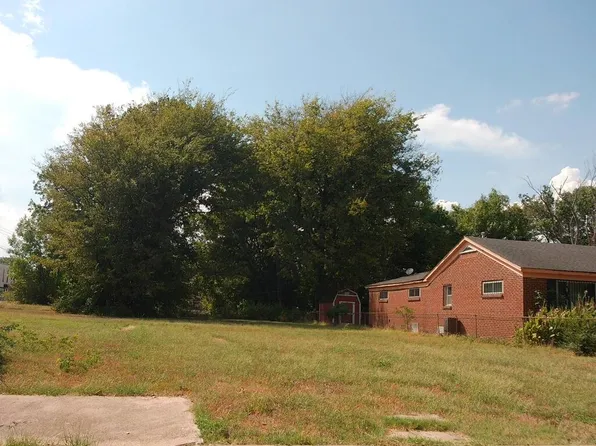 302 N 12th St, West Memphis, AR 72301