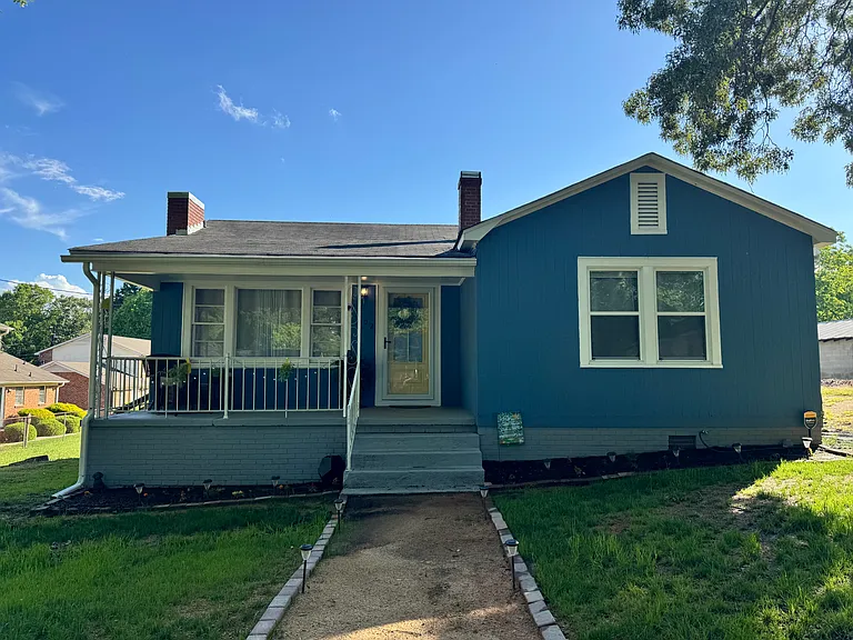 1102 Desoto Ave — Photo 2