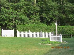 304 Oak Ave, Sturbridge, MA 01566