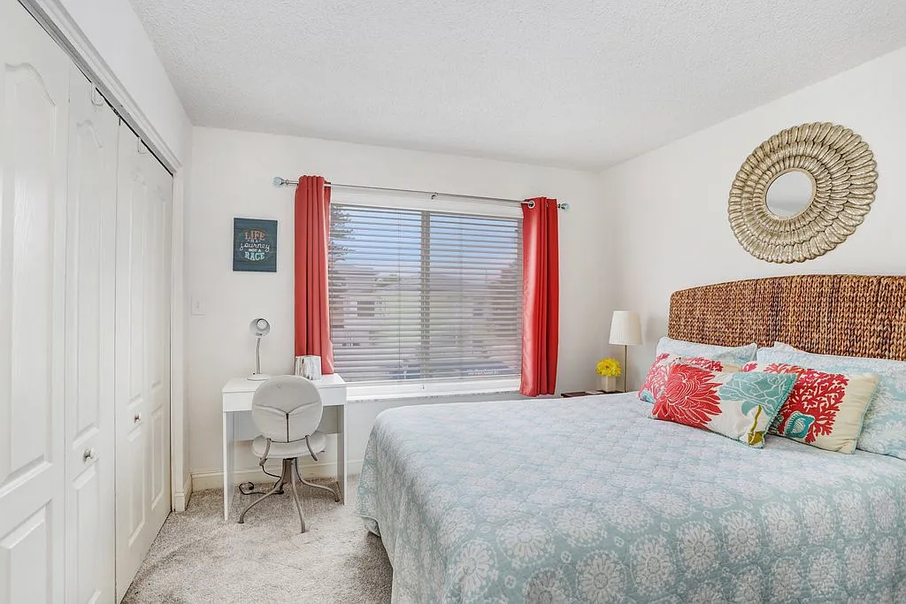 2 bed, 980 sqft, $3,000 — Photo 3