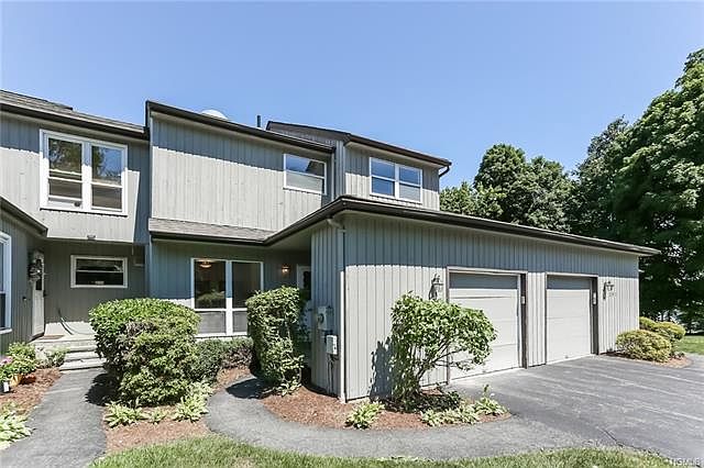 1st image of 202 Woodsbrook Dr