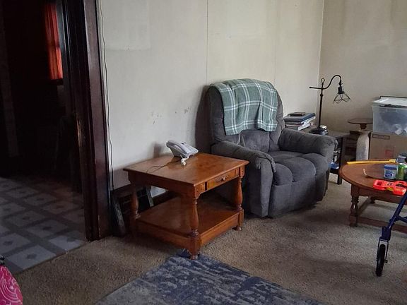 5th image of 601 ALBAN ST