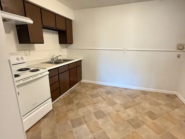 605 South 7Th Ave, 605 S 7th Ave #1, Marshalltown, IA 50158