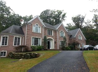 830 Scioto Dr, Franklin Lakes, NJ 07417