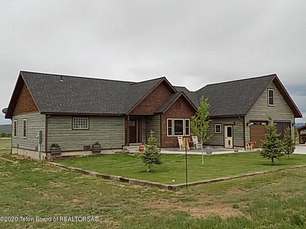 2 Mountain Man Trl, Pinedale, WY 82941