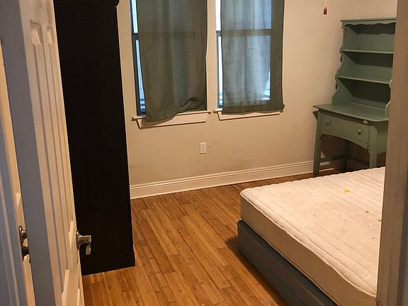 3rd image of 1429 Desire St