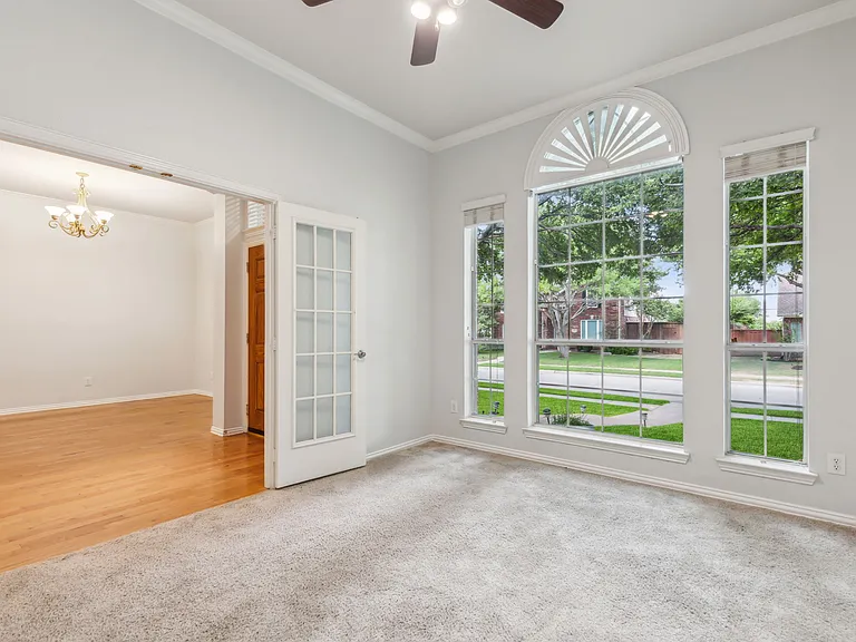 8447 Firewheel Ln — Photo 5