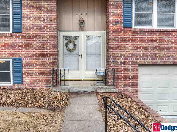 2nd image of 21714 Edgevale Pl