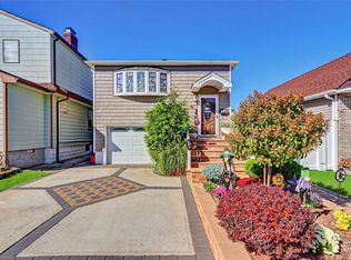 78 Newport Rd, Island Park, NY 11558