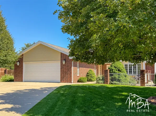 2808 Broadmoor Pl, Garden City, KS 67846