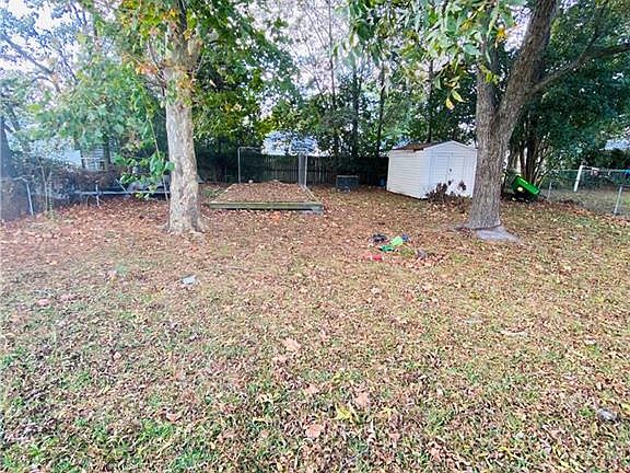 3rd image of 1403 Willis Ave