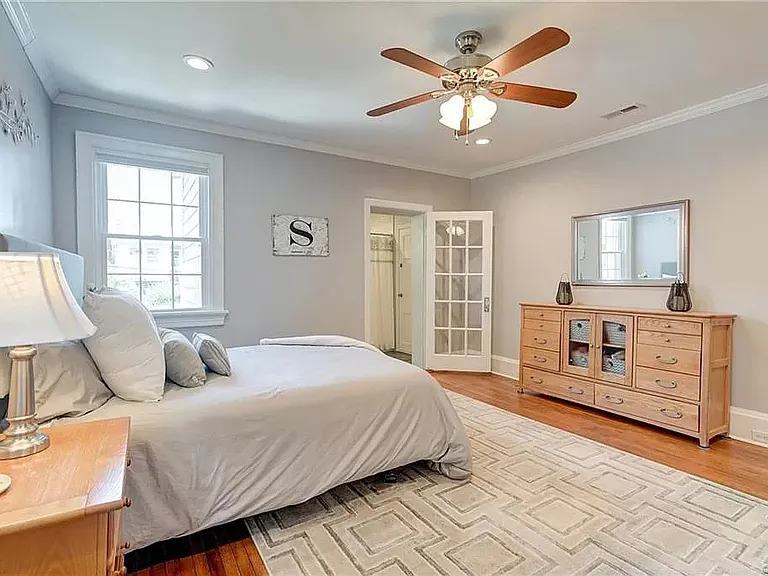2414 Maplewood Ave — Photo 17