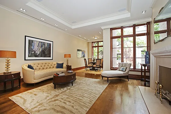 Sold by BLU Real Estate | media 6