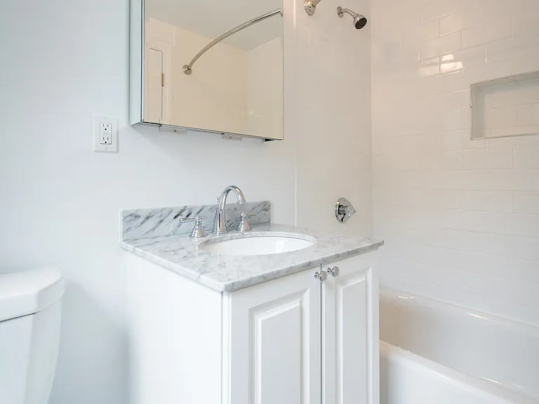 102 Independence Dr #4B — Photo 4