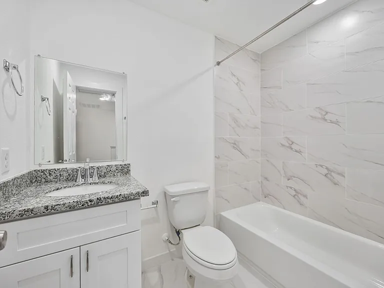 2320 Wavell St #B — Photo 7
