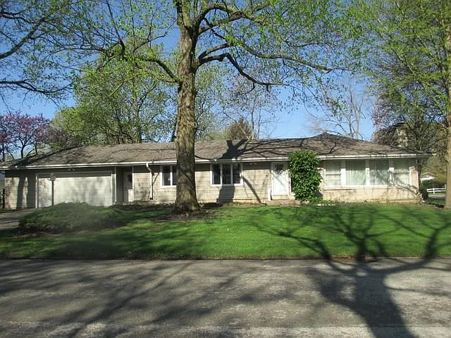 405 Ira St photo 1