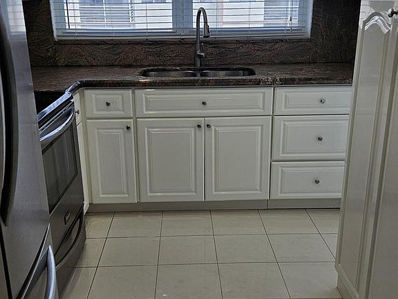 5th image of 4042 NW 19th Street #F411