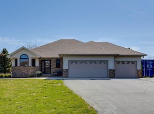 27965 Nester Pl, Lindstrom, MN 55045