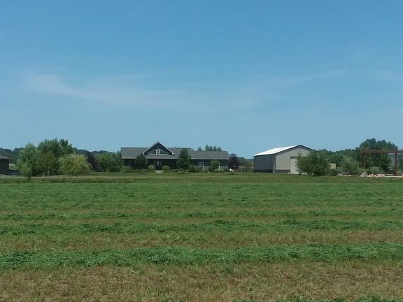 2nd image of 423 Dixon Path