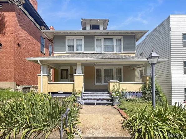 310 N 5th St, Hannibal, MO 63401