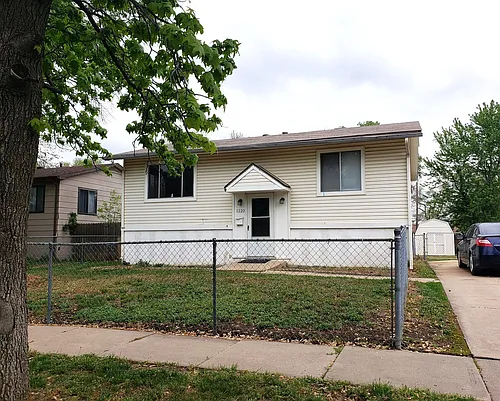 1220 W Patterson Ave Photo 1