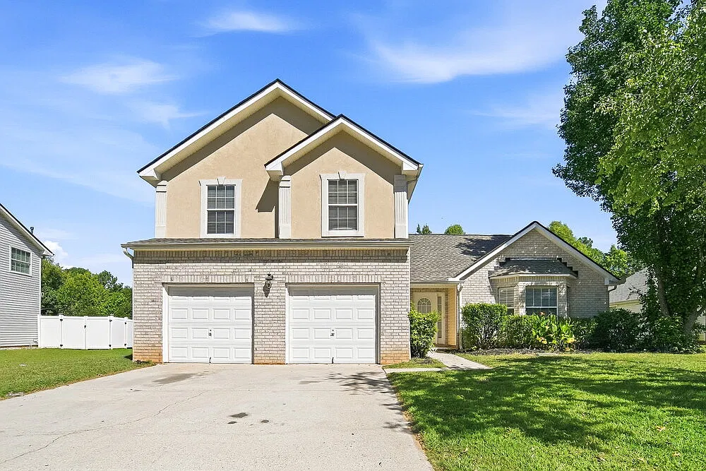 3 bed, 2.5 bath, 2019 sqft, $2,020 — Photo 1