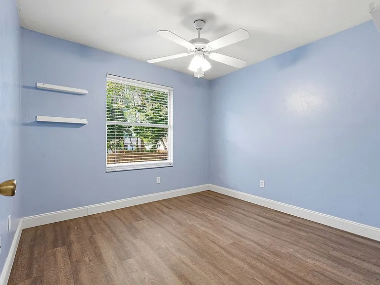 11238 NW 35th Ave — Photo 11