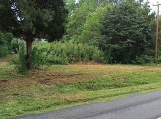 3816 Woodstock Rd, Gloucester, VA 23061