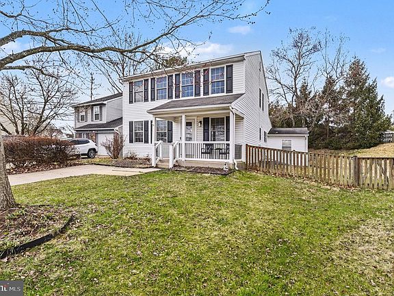 3rd image of 20 Huxley Cir