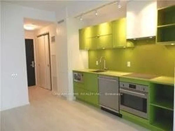 125 Peter St, Toronto, ON
