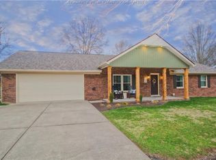 80 Willowood Cir, Hurricane, WV 25526