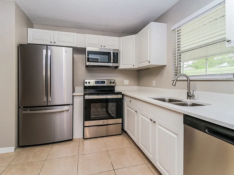 301 Morningview Dr — Photo 8