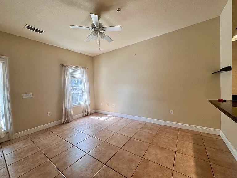 2938 SW 35th Pl #26 — Photo 3