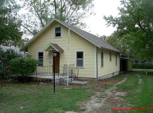 622 E 2nd Ave, Garnett, KS 66032