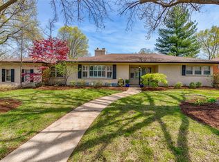 10 Ridge Line Dr, Saint Louis, MO 63122