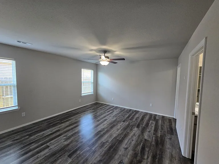 1061 E Bunting St — Photo 8