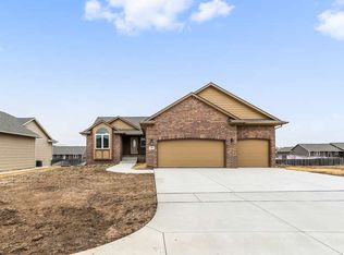 108 S Crocker Ct, Colwich, KS 67030
