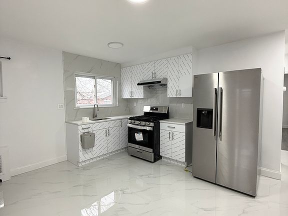3rd image of 19801 56th Ave Floor 2